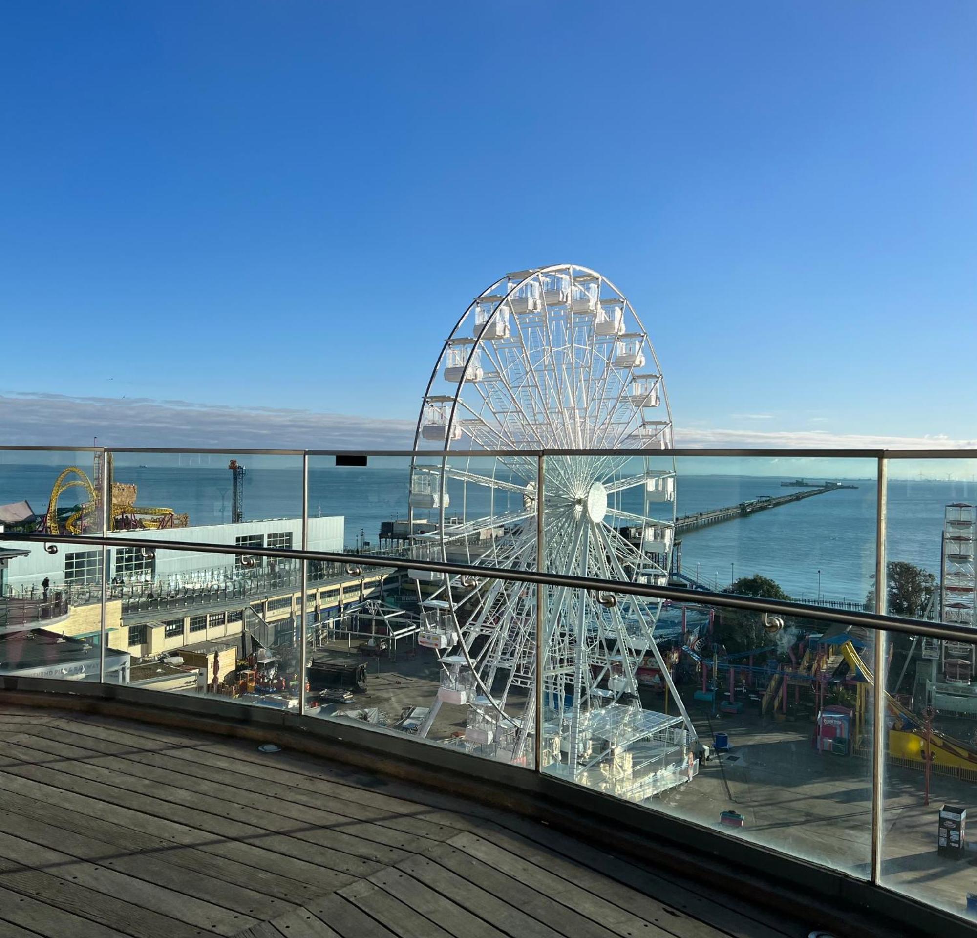 Stunning New Penthouse Apartment Southend-on-Sea Exterior photo